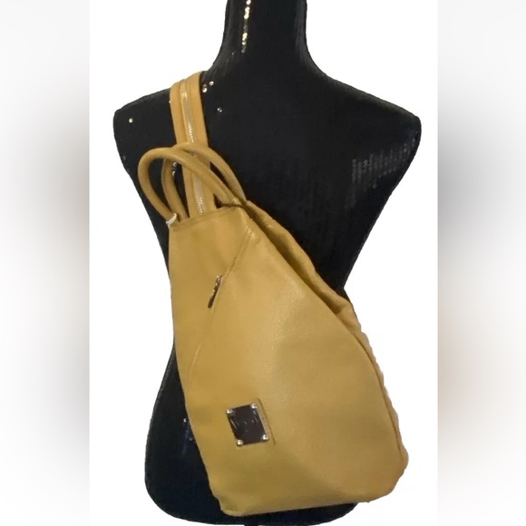 NWT VALENTINA 🇮🇹 MADE IN ITALY SLING BAG BACKPACK  MUSTARD YELLOW - Picture 4 of 15